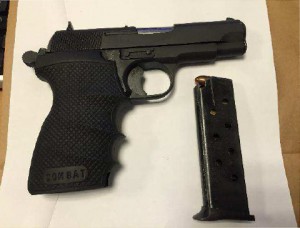 Pistol och ammunition som togs i beslag. © Polisen
